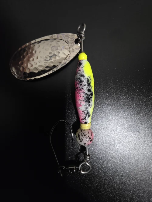 The Toxic Lemonade (Glow) fishing spinner