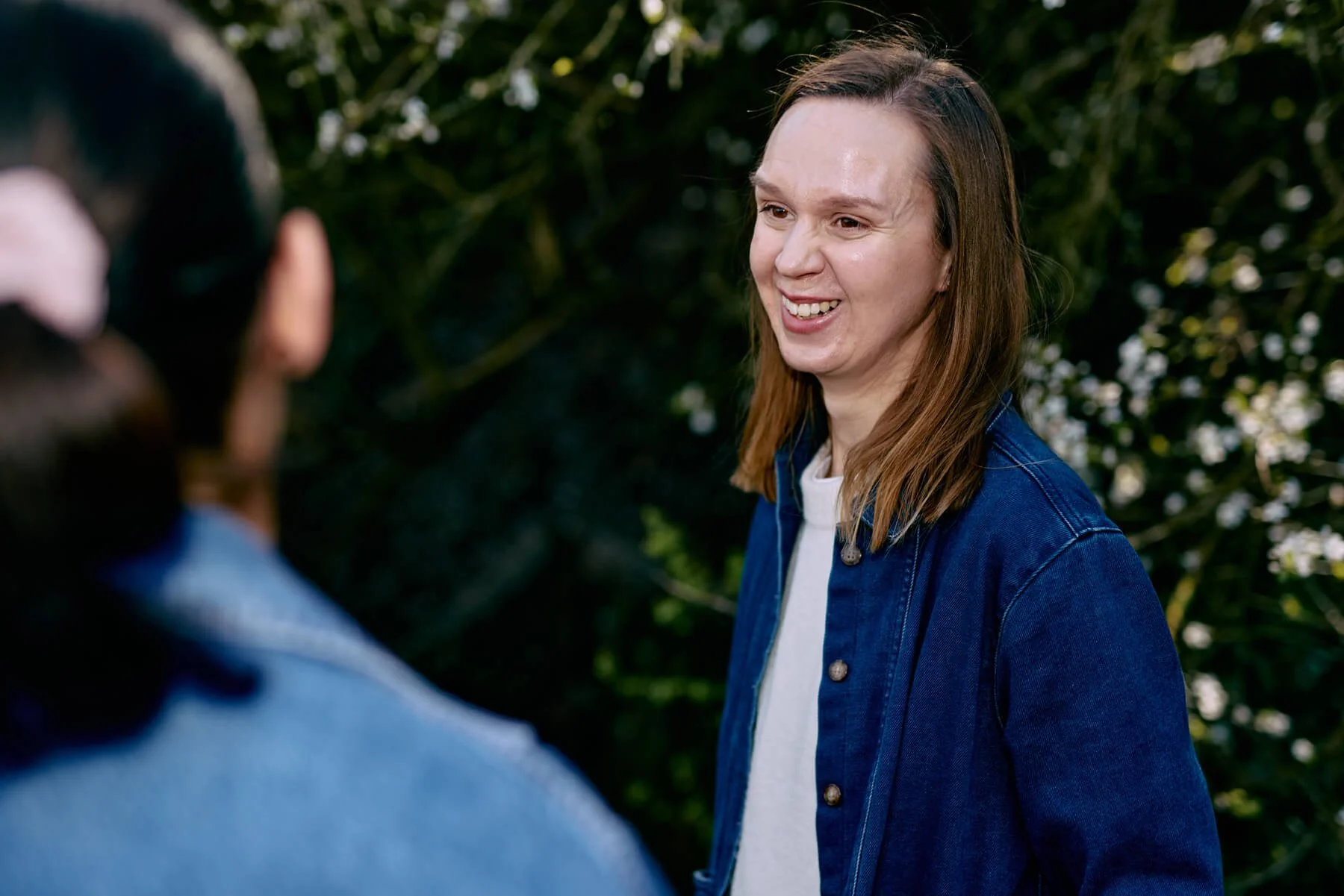 Ann Moorhouse offering a one-one-one walk and talk stherapy session in an outdoor space in Rushcliffe and South Nottinghamshire