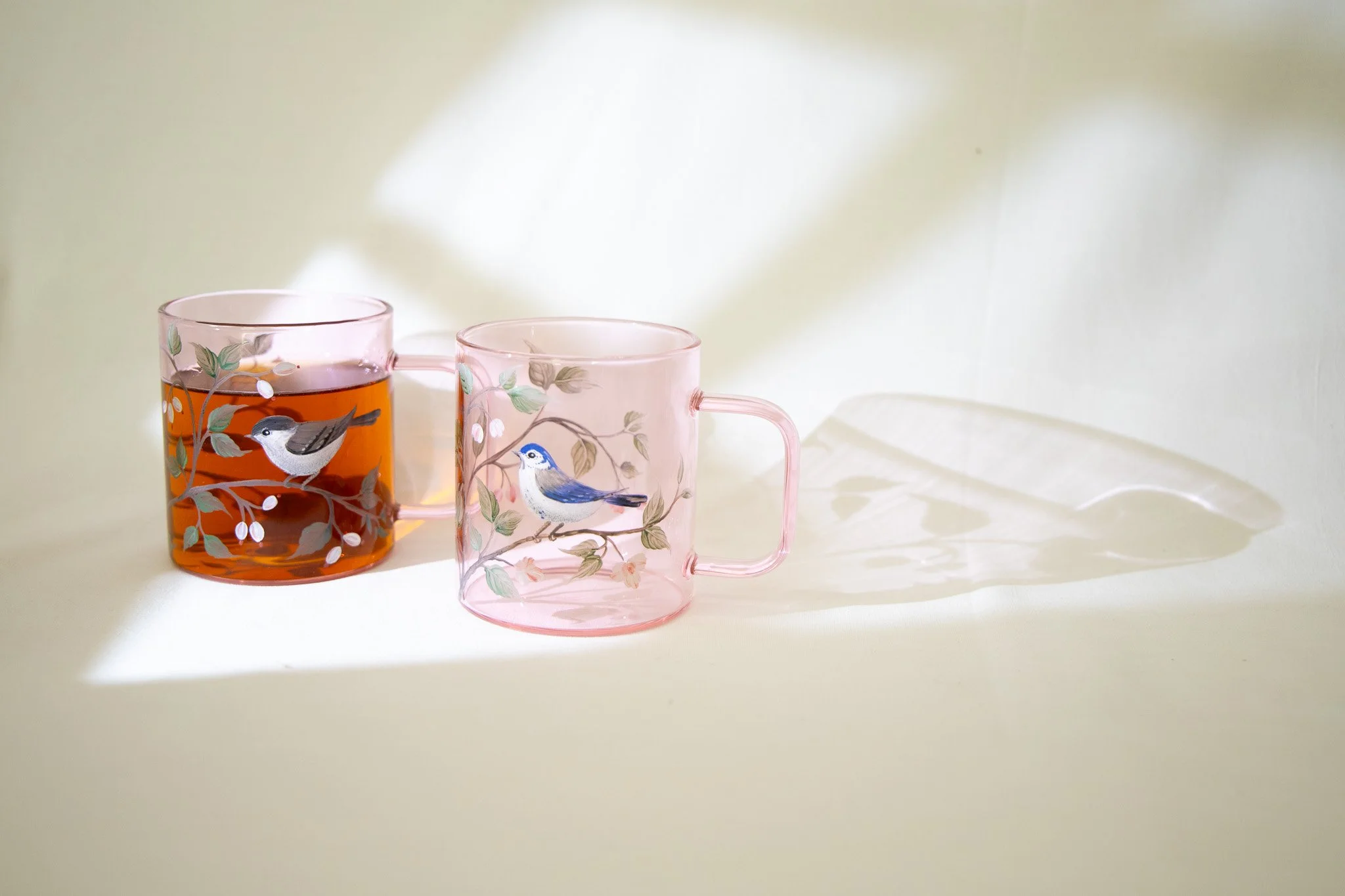 Mug en verre rosé - Oiseau