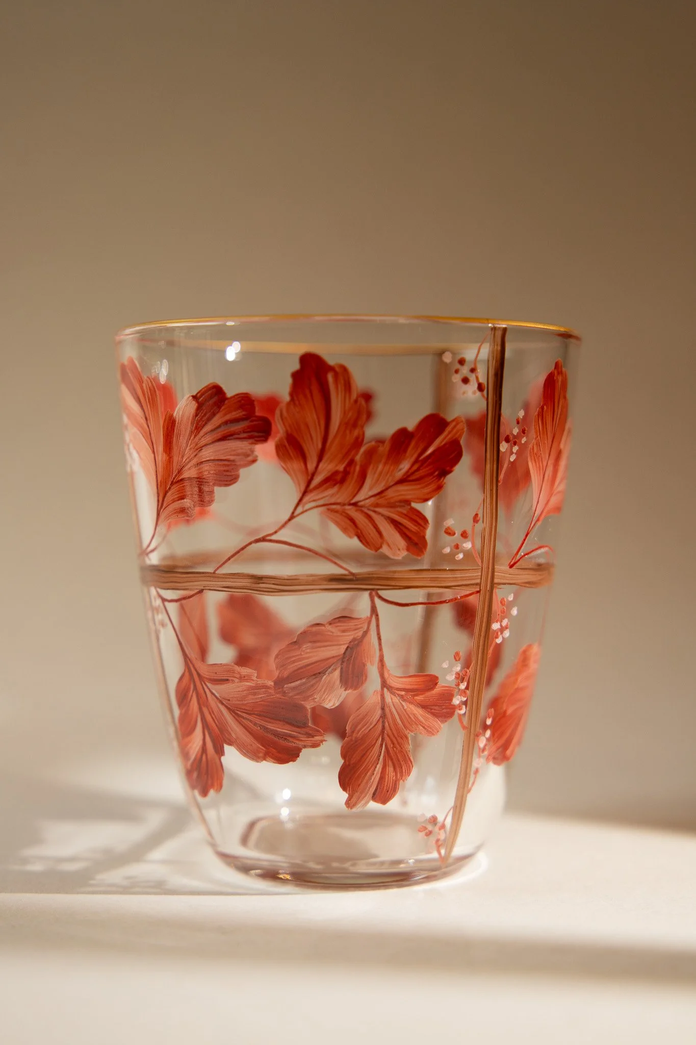Service de 6 verres à eau - Feuillage rouge et liseré doré