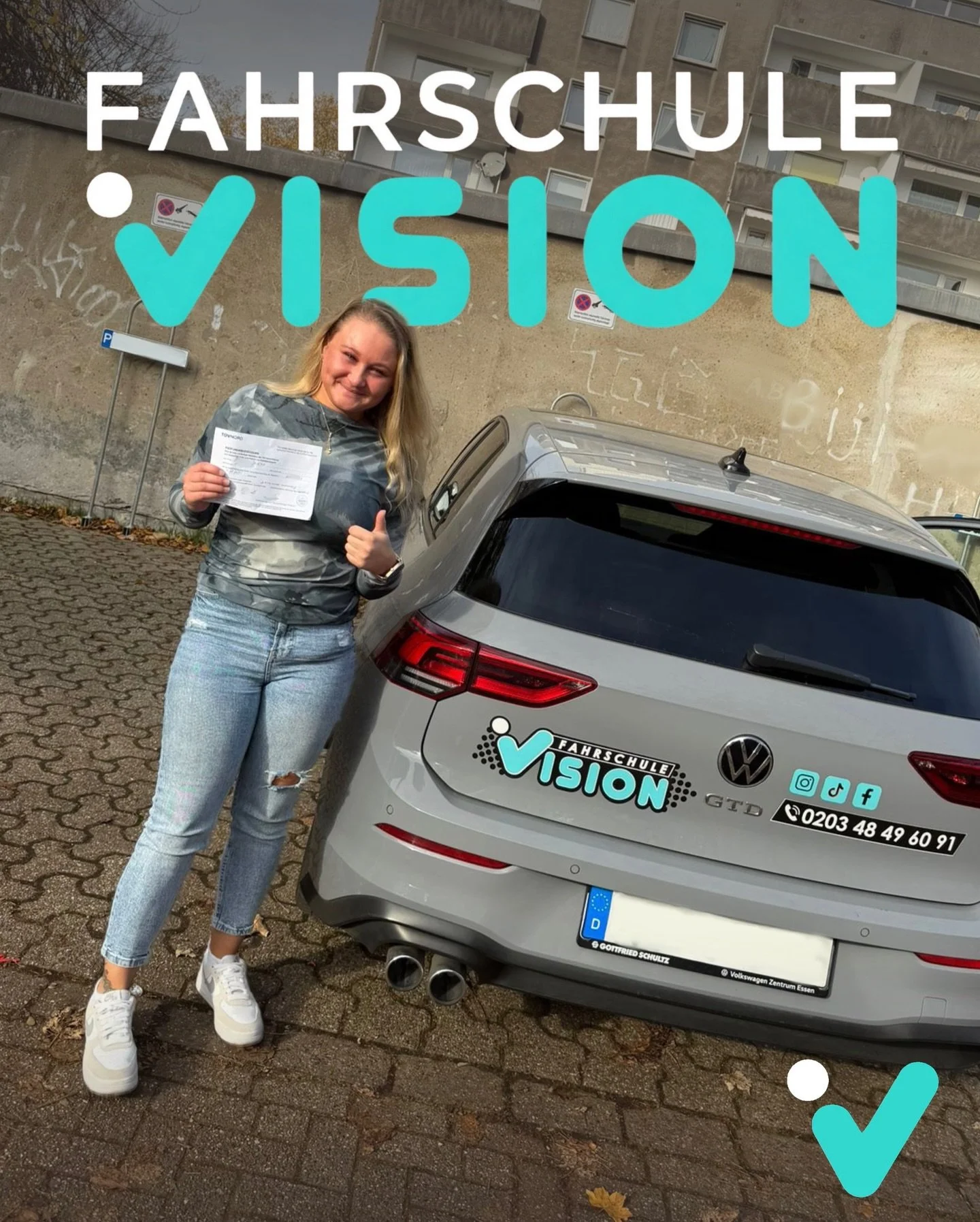 Bestanden! 🎉 Der F&uuml;hrerschein ist endlich da 🚙✨
Wir sind mega stolz auf dich &ndash; jetzt beginnt die Freiheit auf vier R&auml;dern!
#F&uuml;hrerscheinBestanden #Fahrschule #Gl&uuml;ckwunsch #Duisburg #Hamborn 🚙