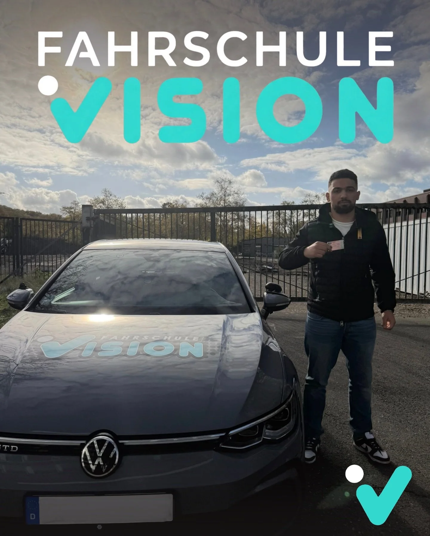 Von der ersten Fahrstunde bis zum gro&szlig;en Tag 🎉
Jetzt h&auml;ltst du deinen F&uuml;hrerschein in der Hand 🚙💪 Wir freuen uns riesig mit dir!
#Bestanden #Fahrschulzeit #F&uuml;hrerscheinBestanden #Duisburg #Hamborn 🚙