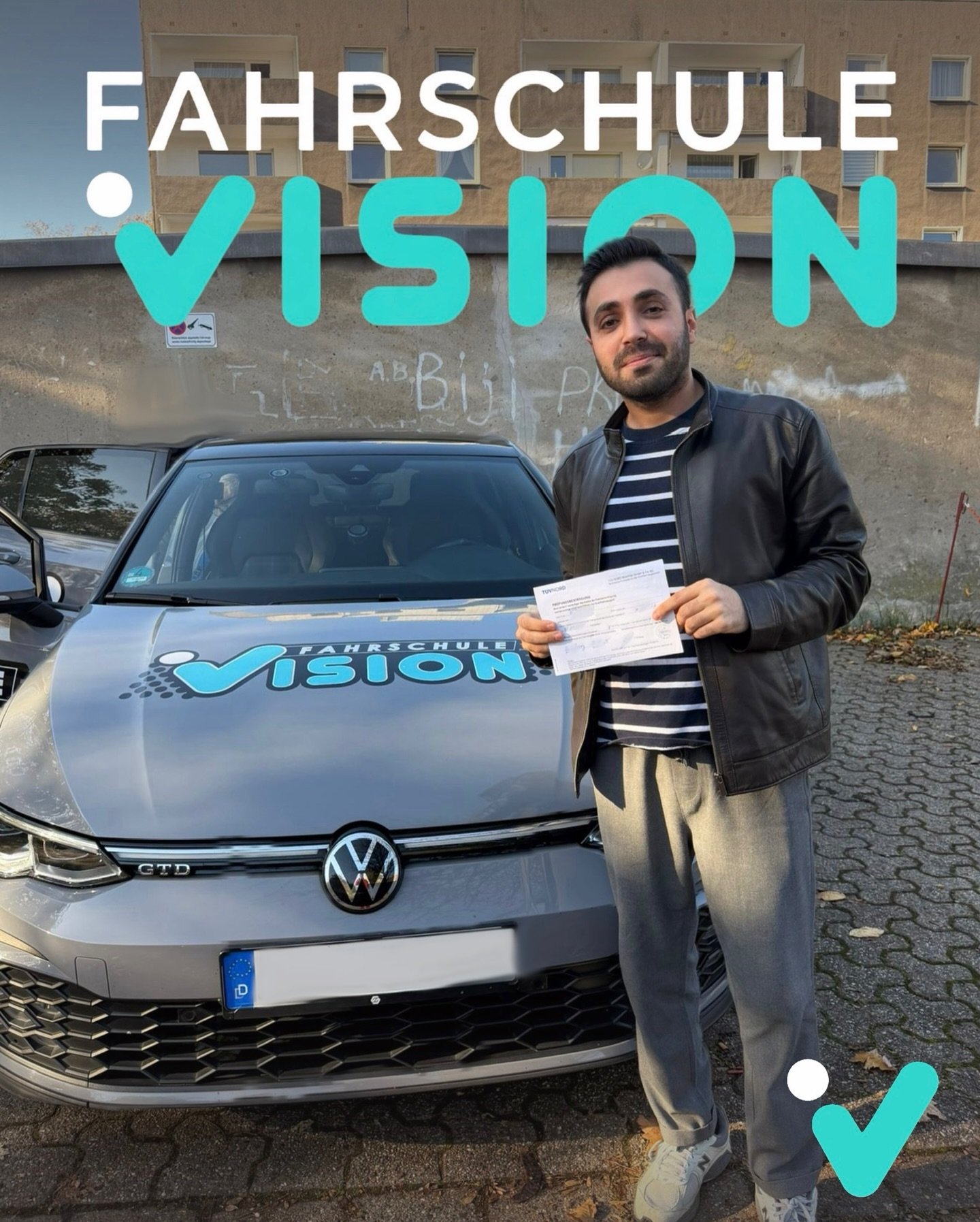 YES! 🎊 Der F&uuml;hrerschein ist endlich da 🚙🔥 
Du hast durchgezogen, dich stetig verbessert und bis zum Schluss alles gegeben. Genie&szlig; deine neue Freiheit auf vier R&auml;dern - wir freuen uns riesig mit dir!

#F&uuml;hrerscheinBestanden #Dr