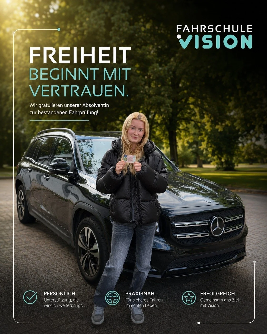 Gl&uuml;ckwunsch zur bestandenen Pr&uuml;fung! 🚙🎉

F&uuml;r viele sieht das nach einem kleinen St&uuml;ck Plastik aus.
In Wirklichkeit bedeutet es viel mehr:

Mehr Freiheit.
Mehr M&ouml;glichkeiten.
Mehr Unabh&auml;ngigkeit.

Spontan losfahren, neu