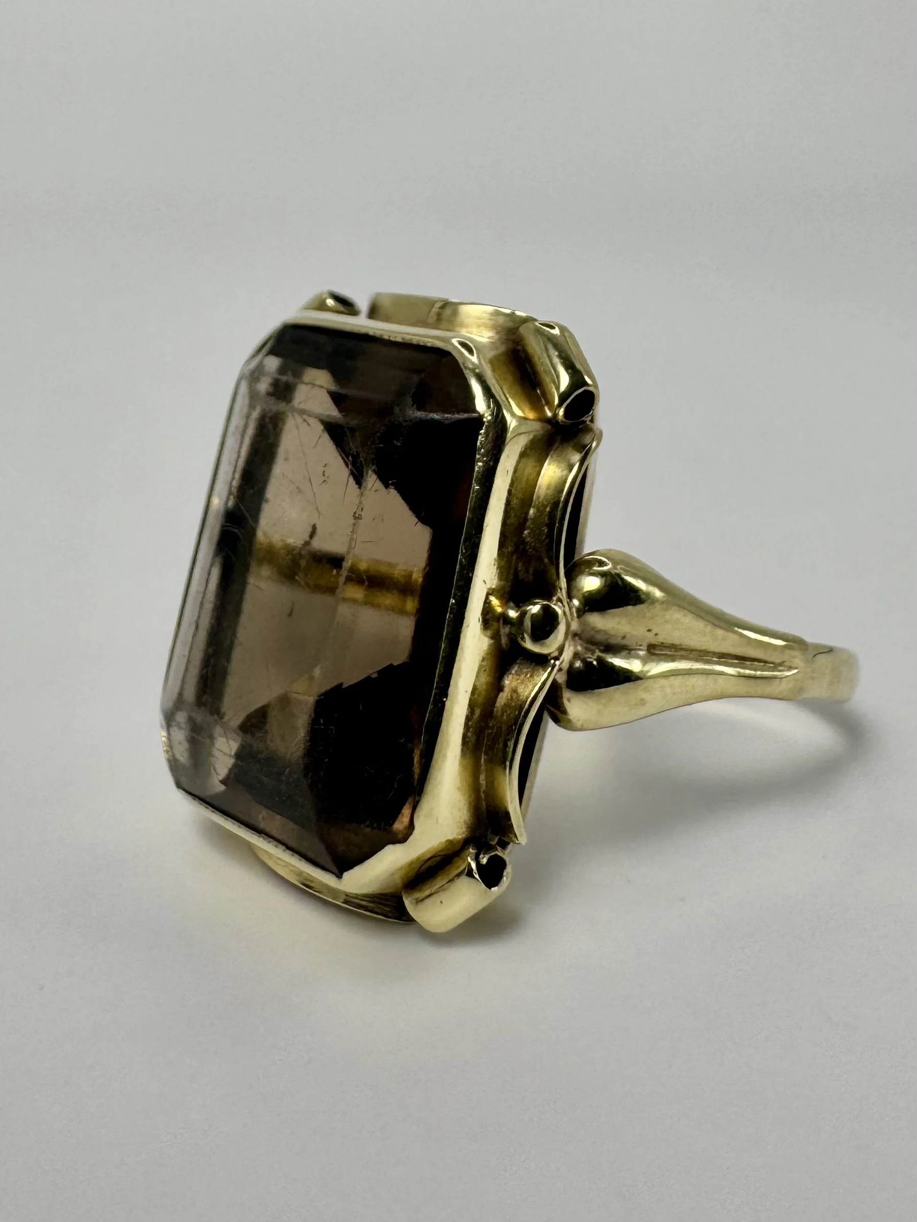 14 carat smoky quartz ring