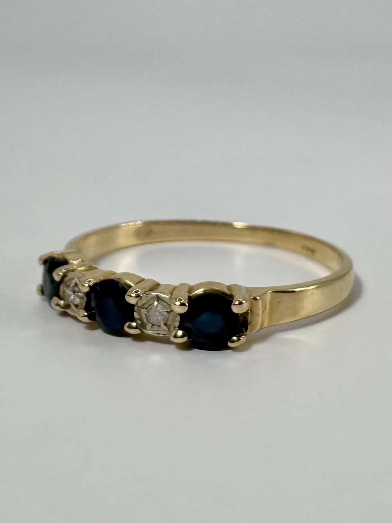 14 carat diamond and sapphire ring