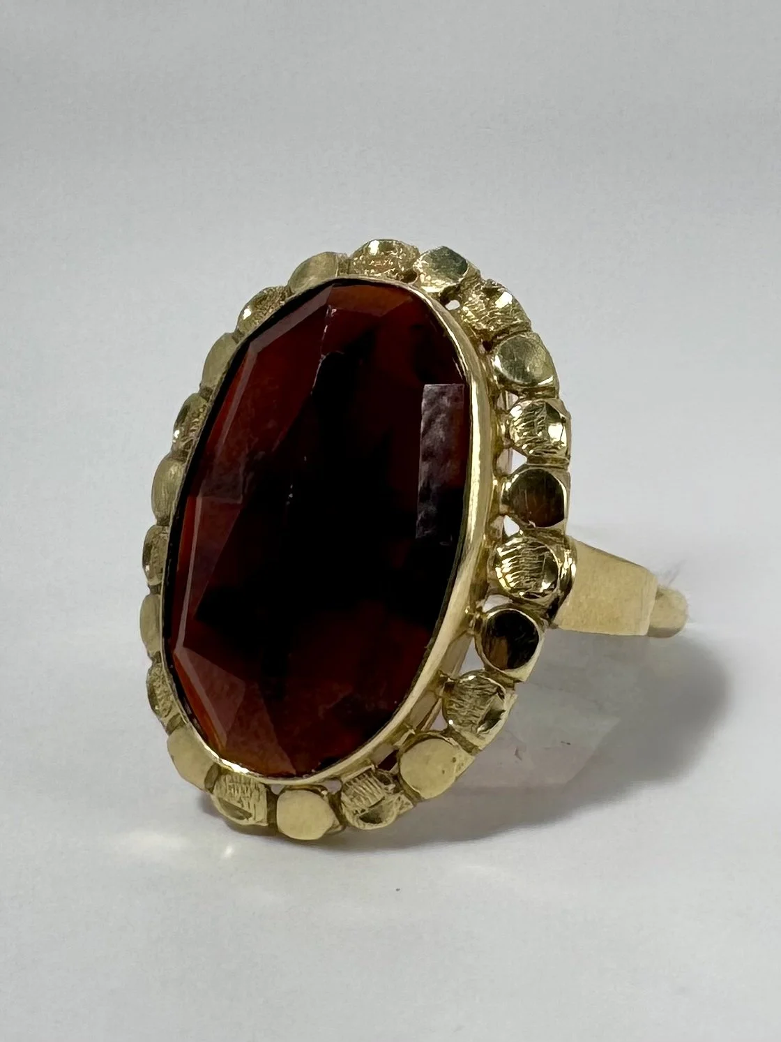 14 carat garnet ring