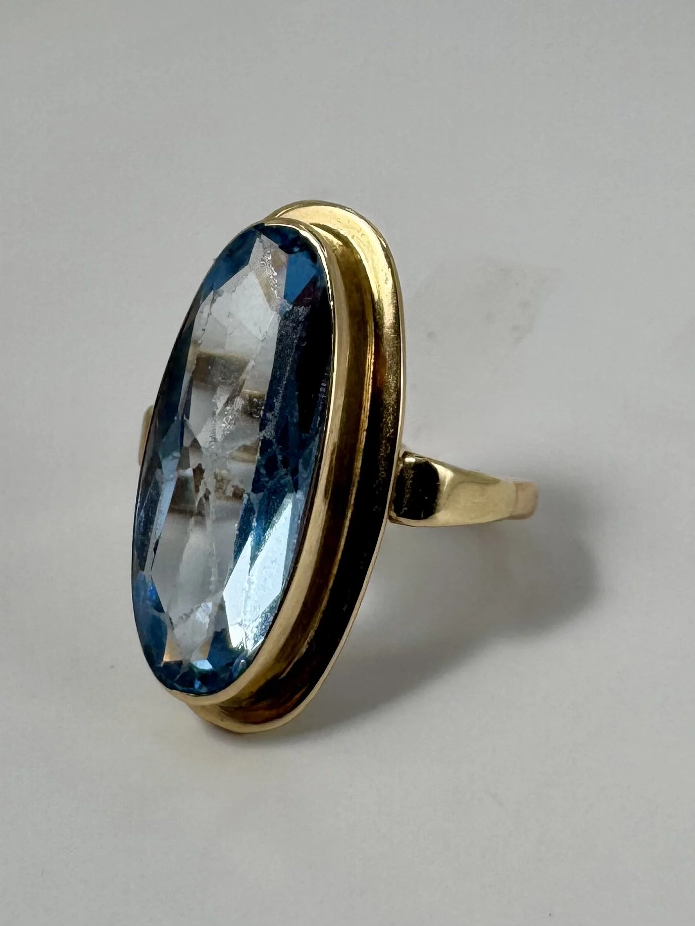 14 carat aquamarine ring