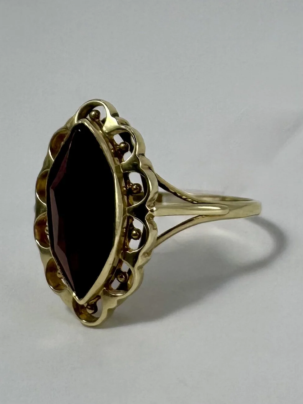 14 carat garnet ring