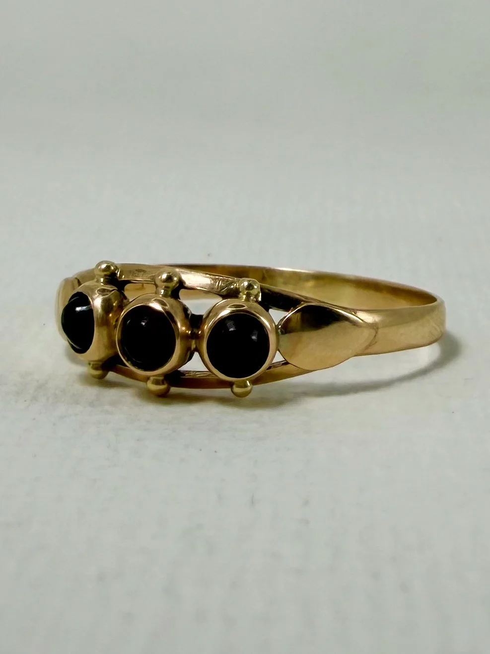 14 carat garnet ring