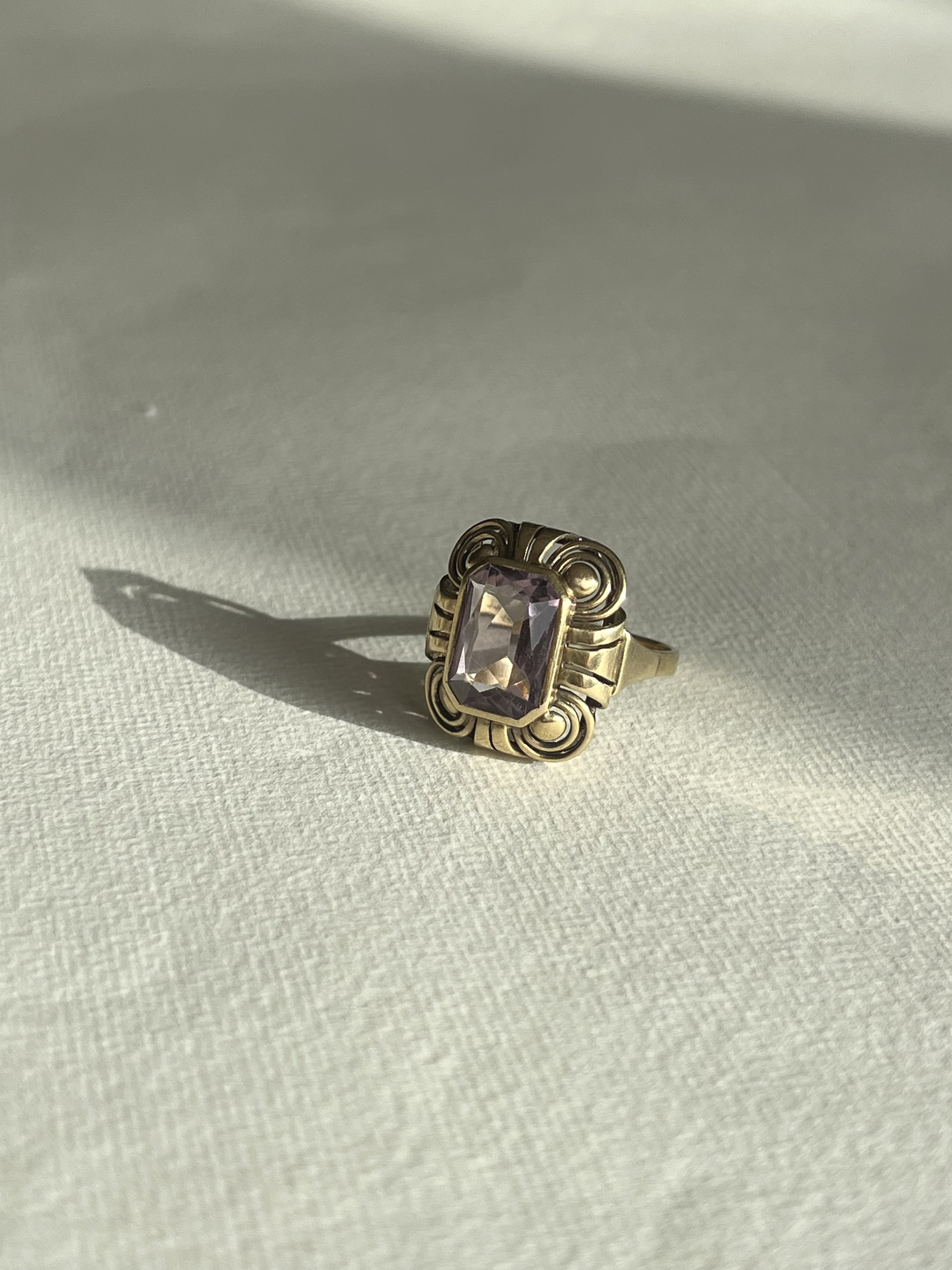 Golden amethyst ring