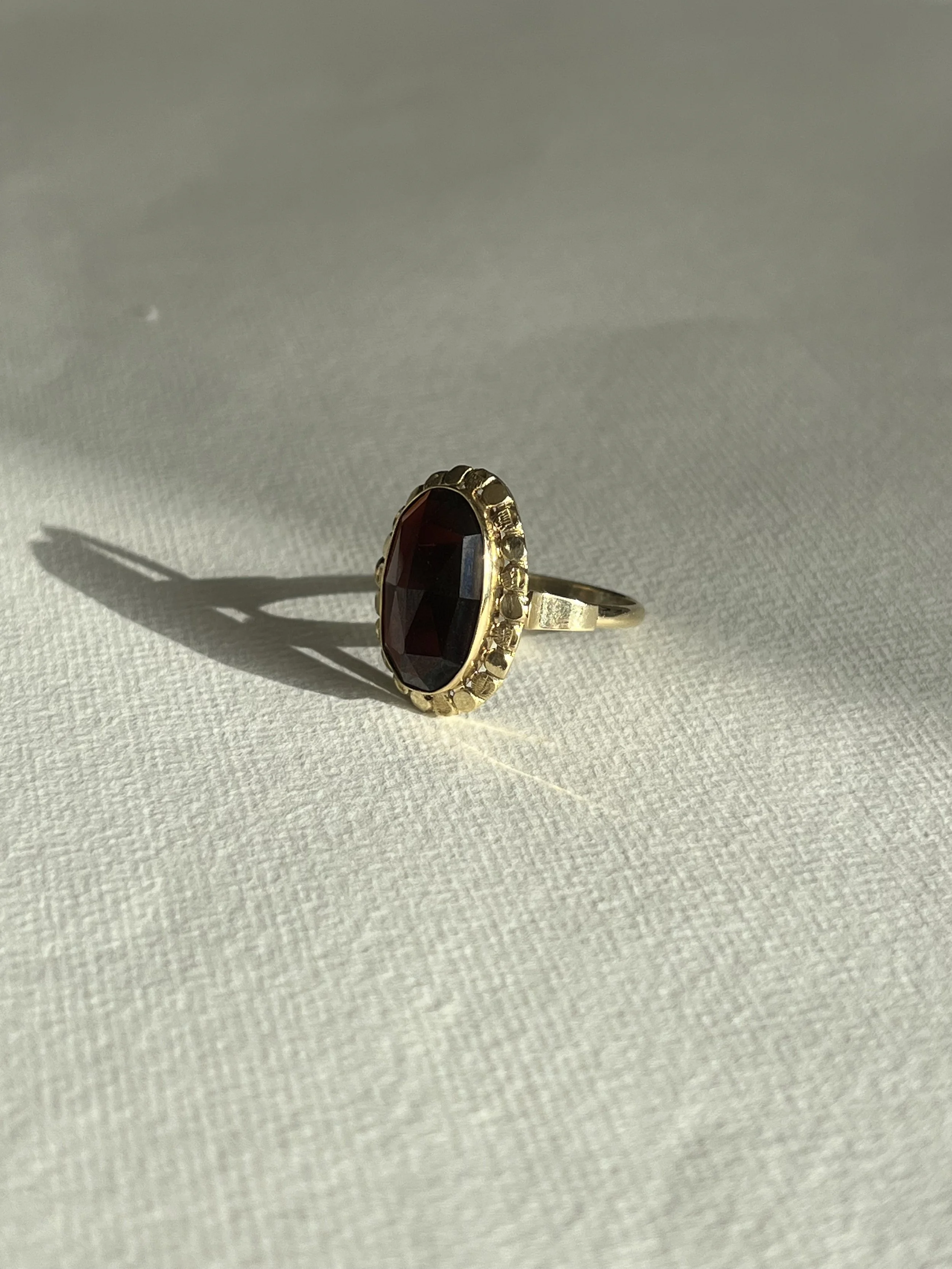 14 carat garnet ring