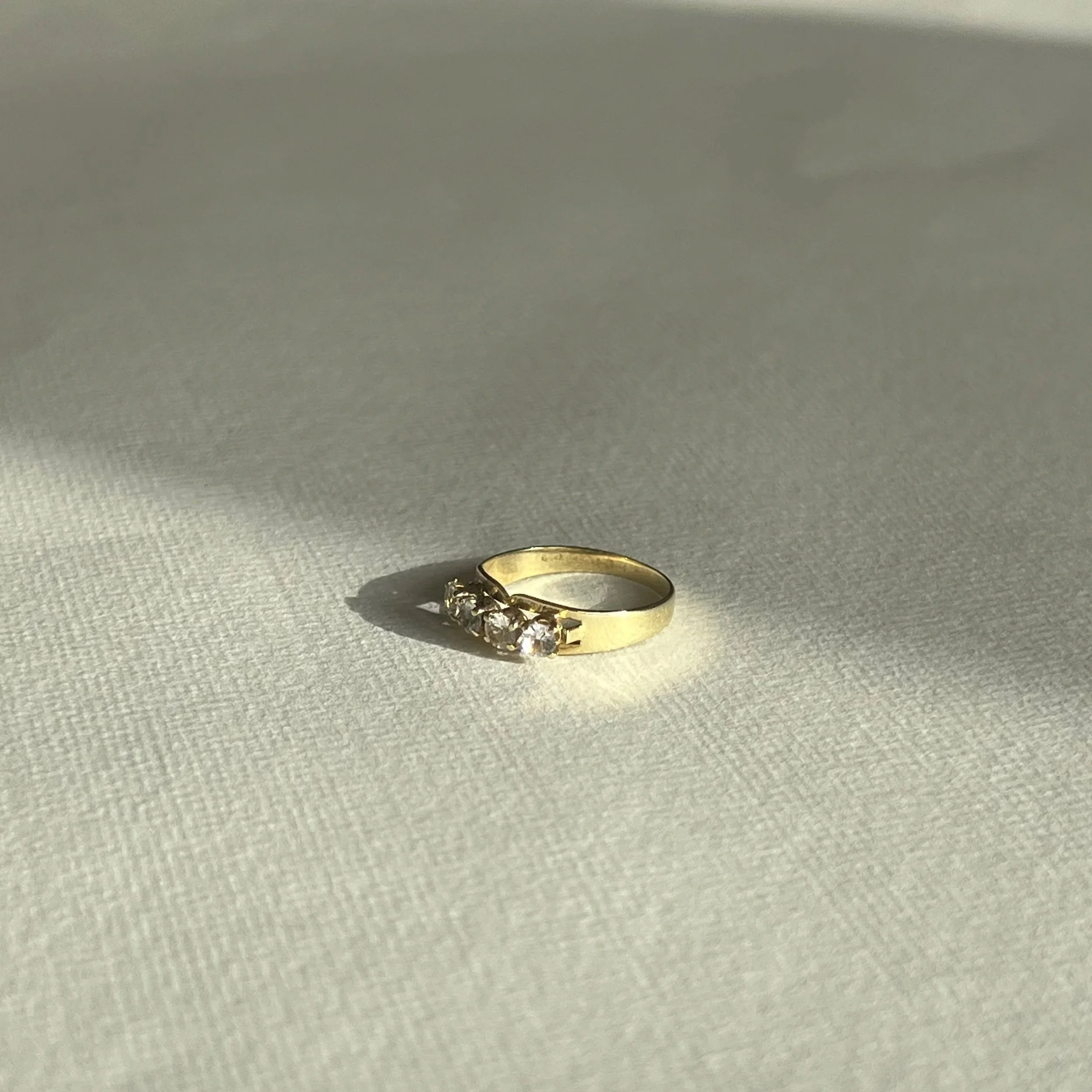 14 carat gold ring with zirconia