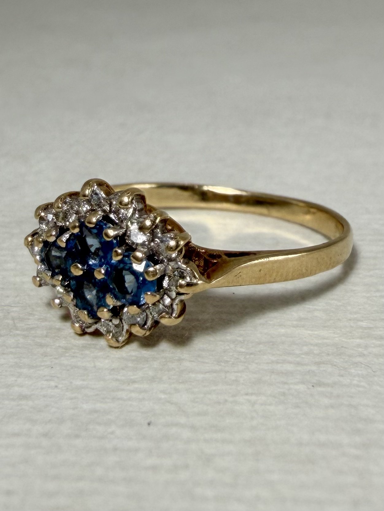 9ct gold diamond and sapphire cluster ring