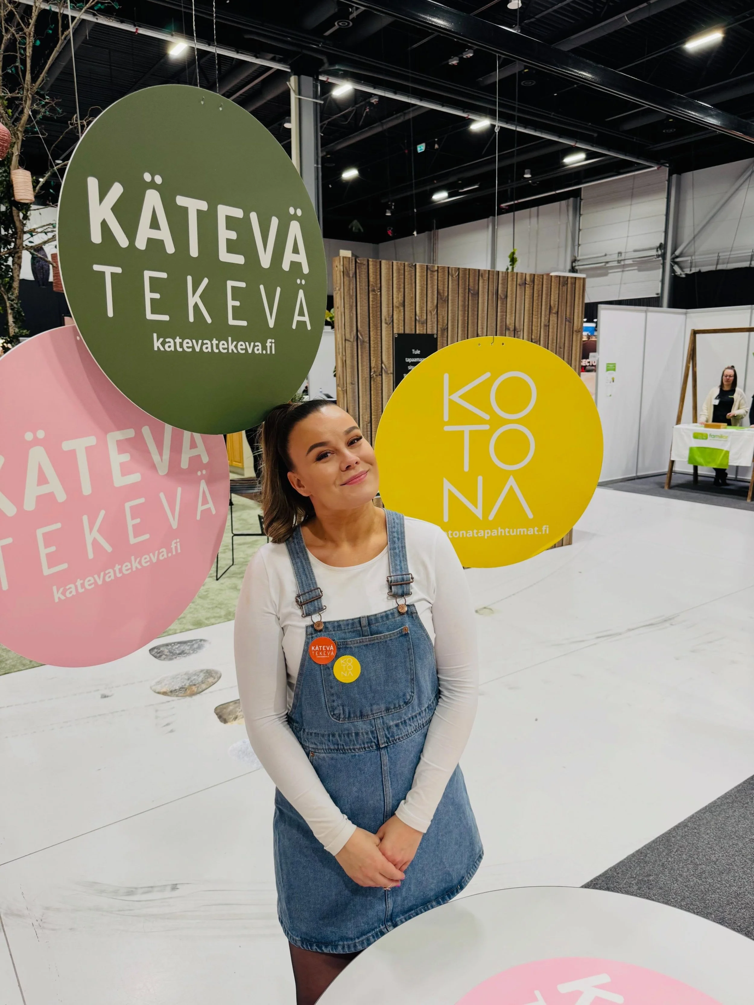 Moikkelis, olen Titta, @_titanevents_ yritt&auml;j&auml;, tapahtumien rakastaja ja yksi K&auml;tev&auml;Tekev&auml; -tapahtuman uusista tekij&ouml;ist&auml;. 🩷

Olen valtavan onnellinen ja kiitollinen siit&auml;, ett&auml; saamme tiimini kanssa jatk