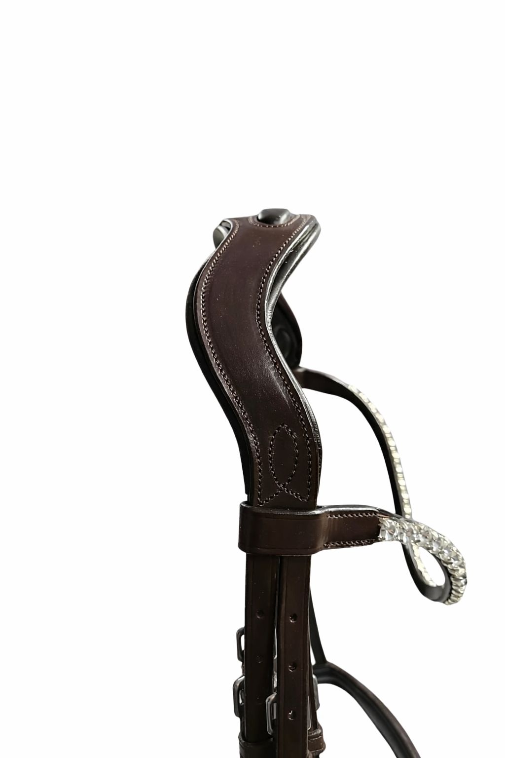 Side detail of brown anatomical bridle headpiece with a bump