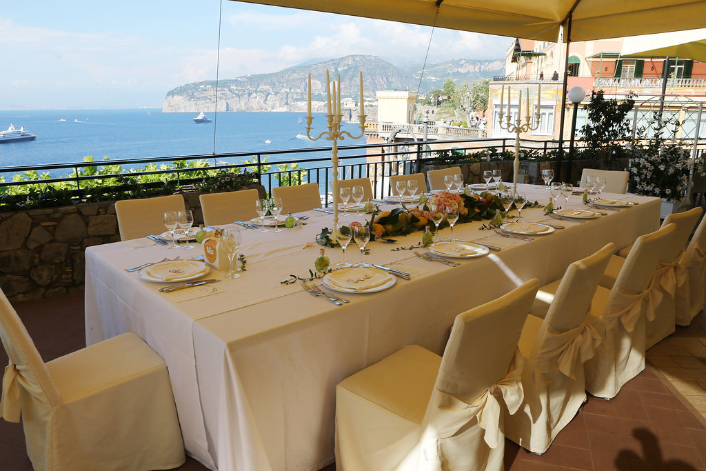 intimate Sorrento wedding reception