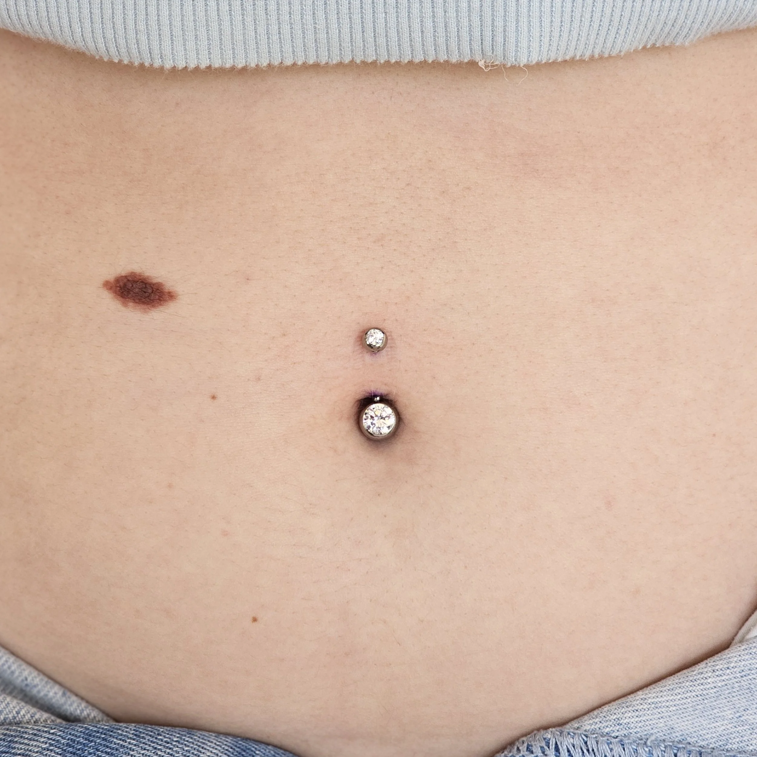 Navel. piercing, Belly button Piercing