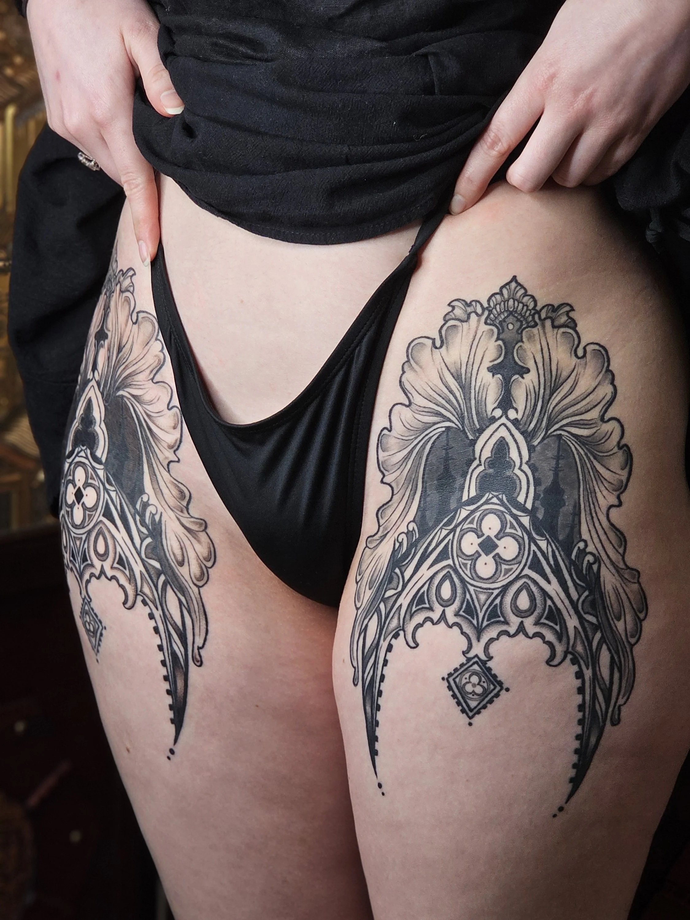 Black work ornamental thigh piece