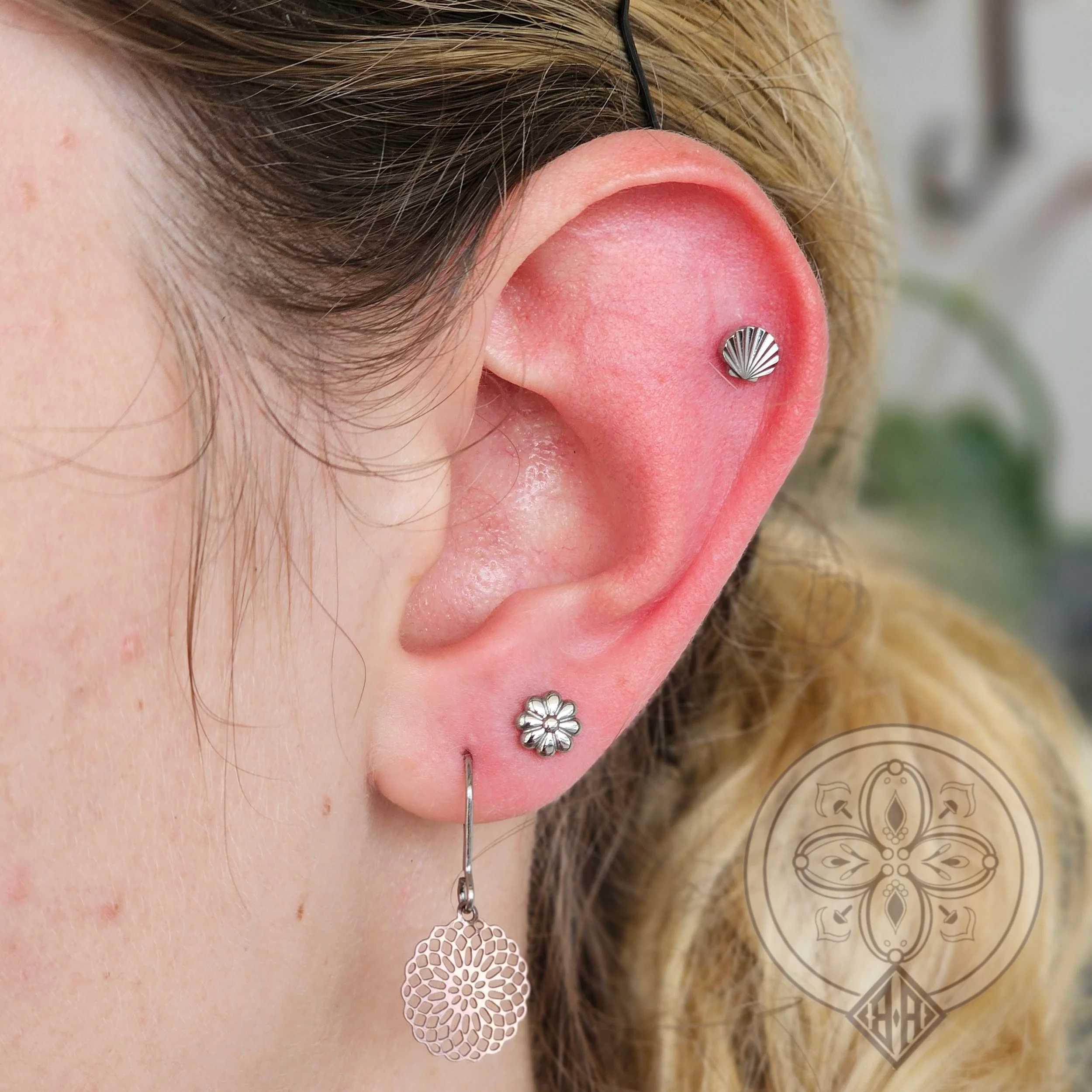 Picsart_24-04-12_19-31-45-304 (1).jpg