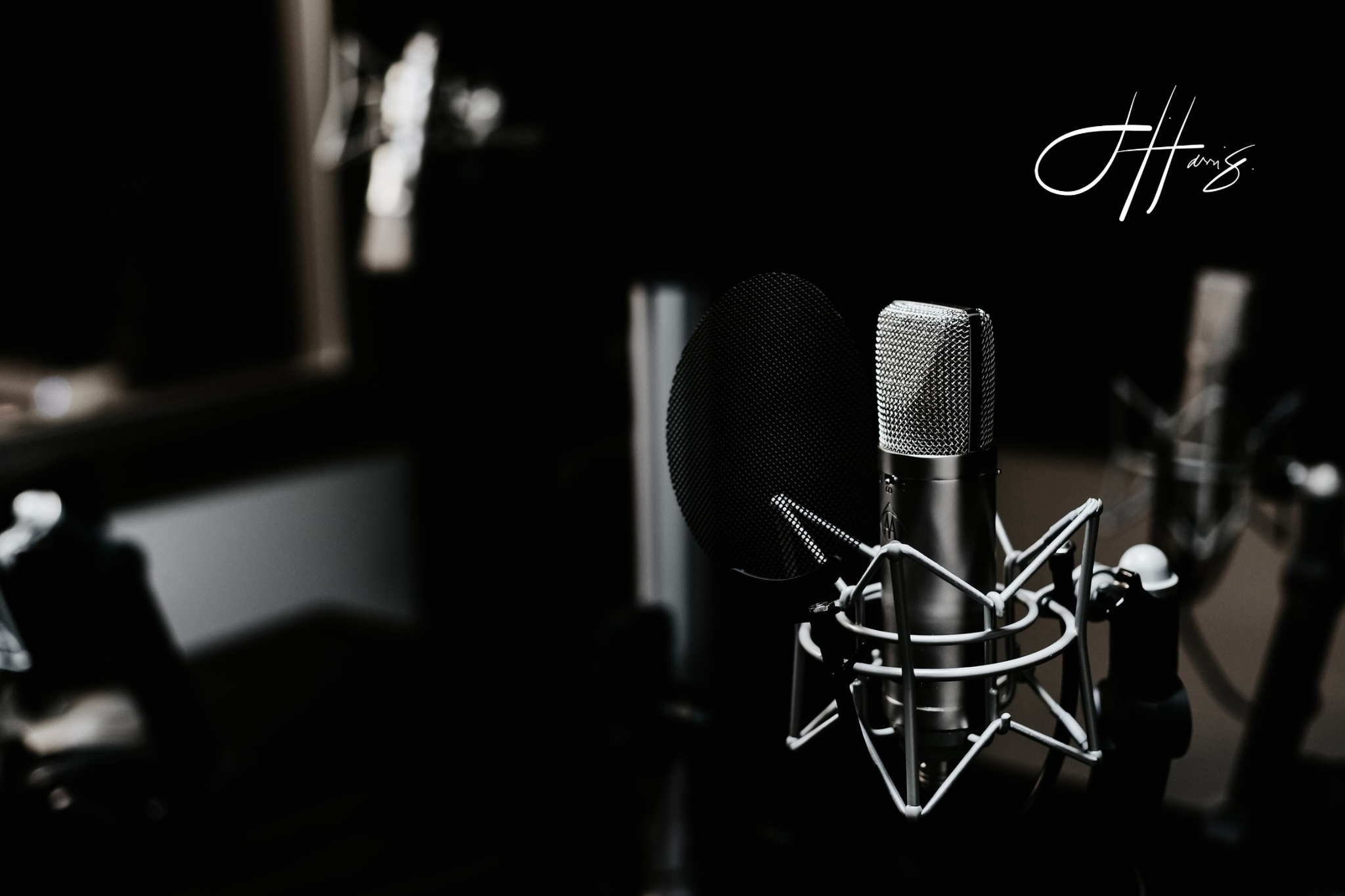 Hinabi, KURATA and the Aesthetics of Quiet Prestige in Guitar Merch