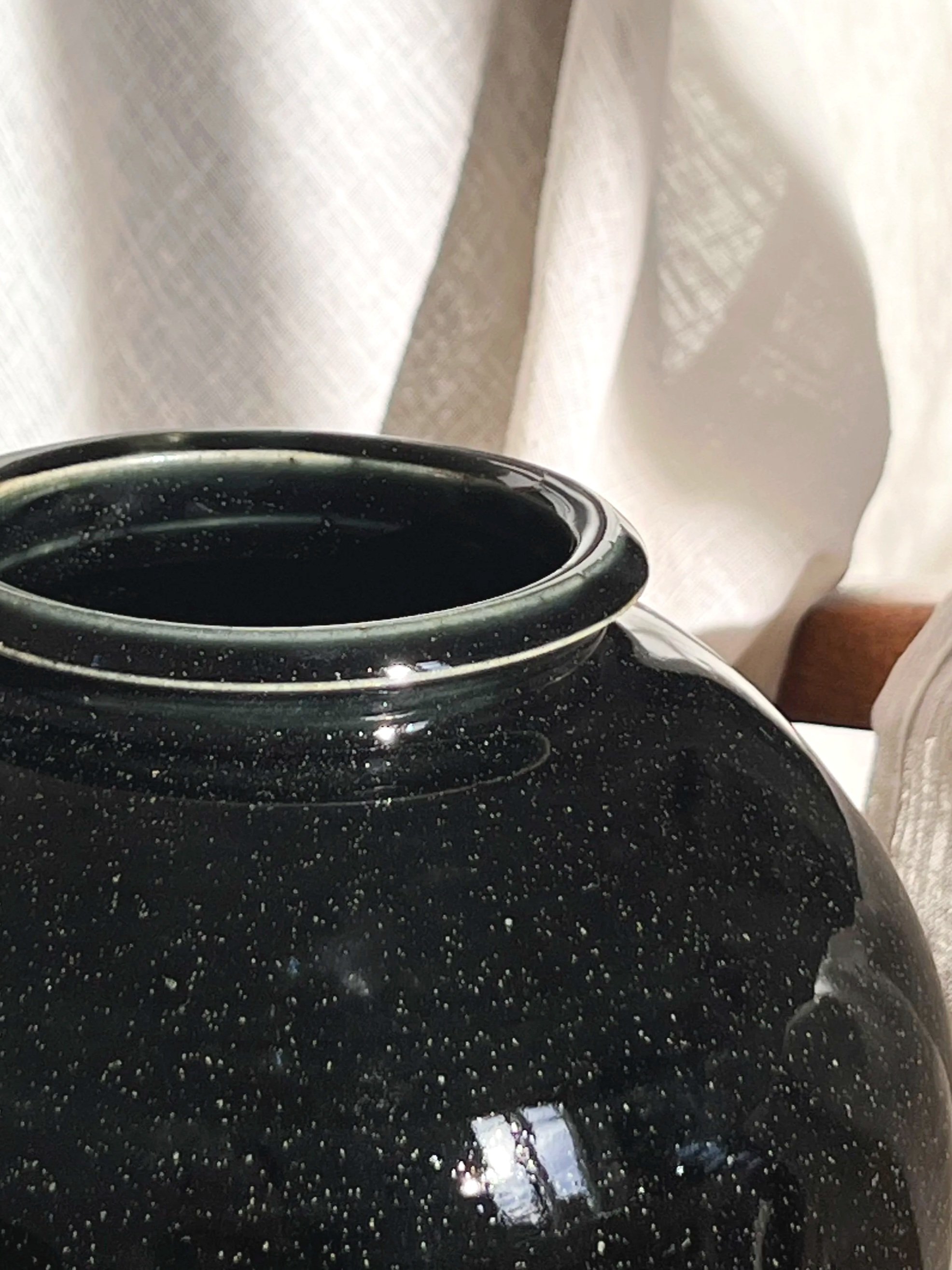 Vase "Moon Jar" noir