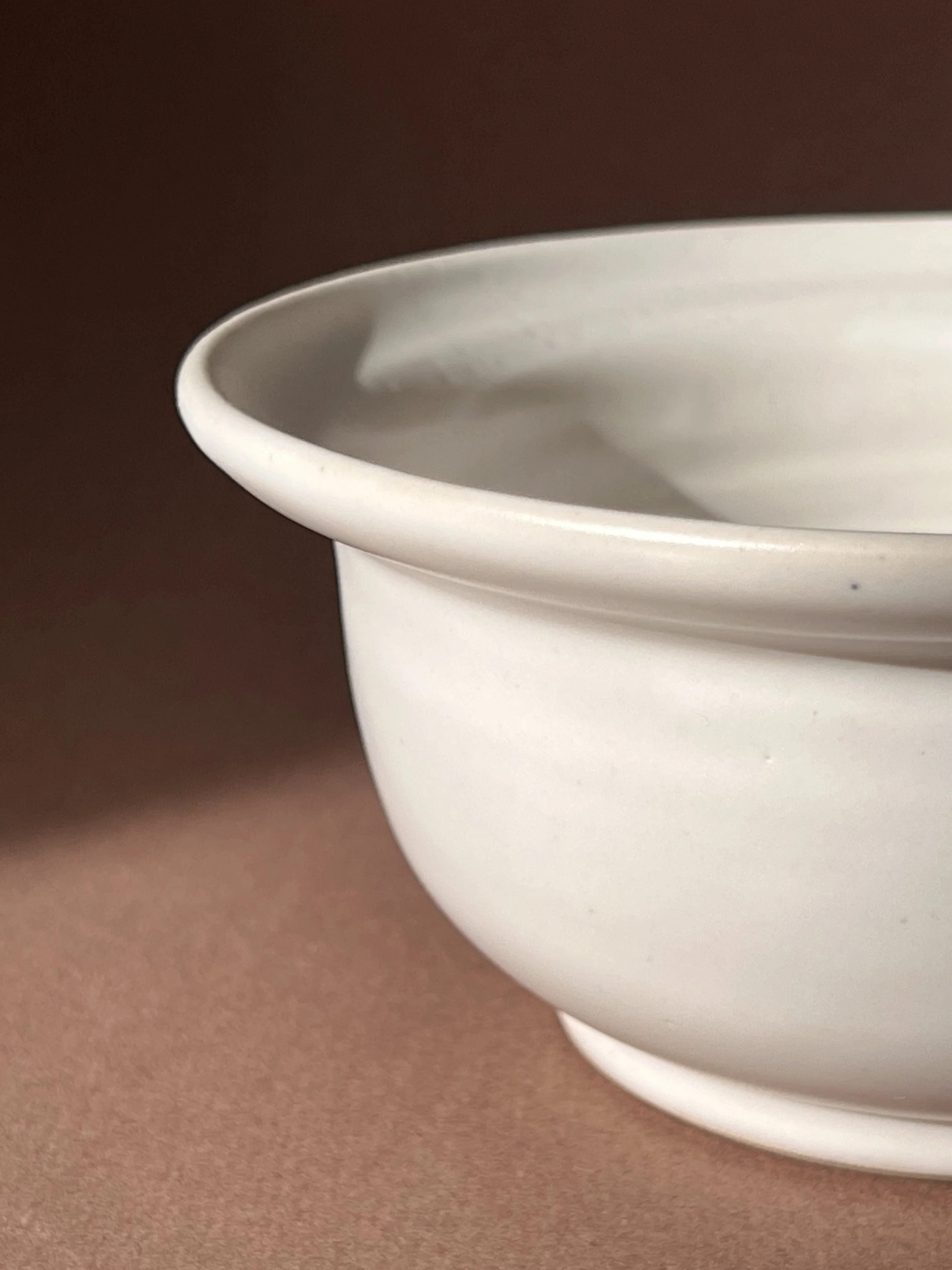 Zoom Bol artisanal blanc céramique – Fait main atelier Paris, pièce unique.jpg