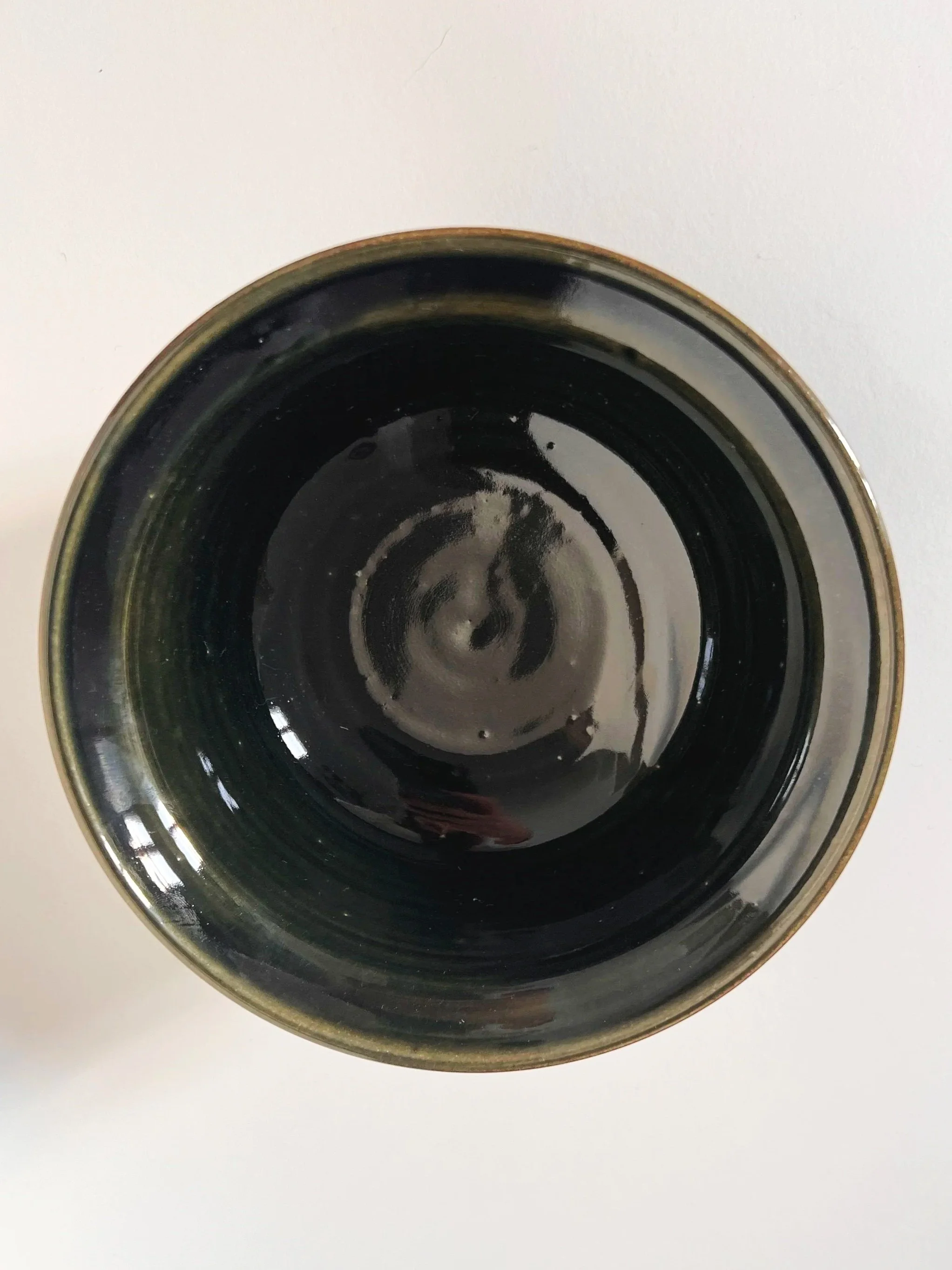 Dessus Bol artisanal brun/rouge céramique – Fait main atelier Paris, pièce unique.jpg