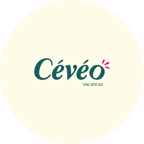 Logo de Cévéo Vacances sur un fond blanc