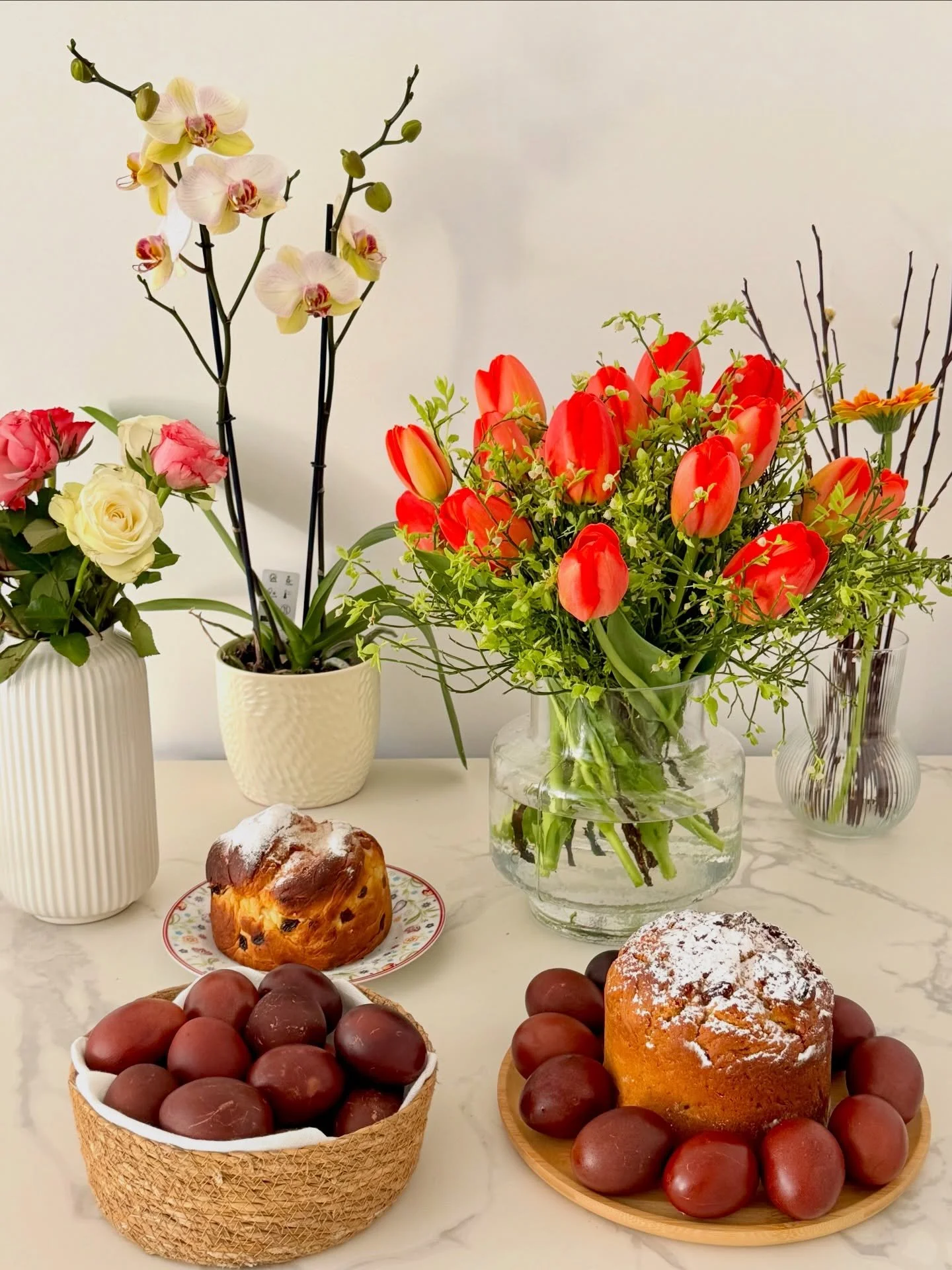 ქრისტე აღდგა! ✨

გილოცავთ აღდგომის ბრწყინვალე დღესასწაულს!
მინდა ამ განსაკუთრებულ დღეს გისურვოთ ჯანმრთელობა, მშვიდობა, სიხარული და სიყვარული.
იყოს თქვენი სახლი სითბოთი და სიკეთით სავსე, ხოლო ყოველი დღე &mdash; ახალი იმედებისა და წარმატების დასაწყისი.