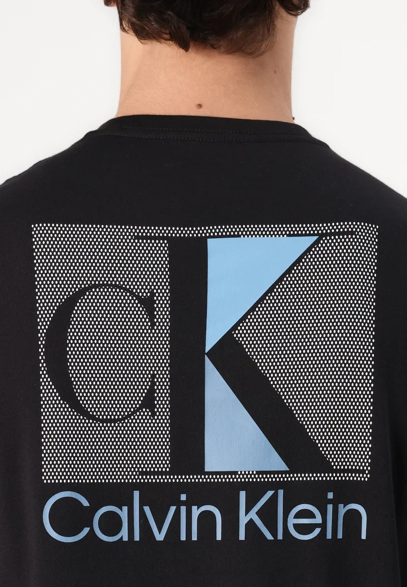Calvin Klein HERO LOGO მაისური logo.webp