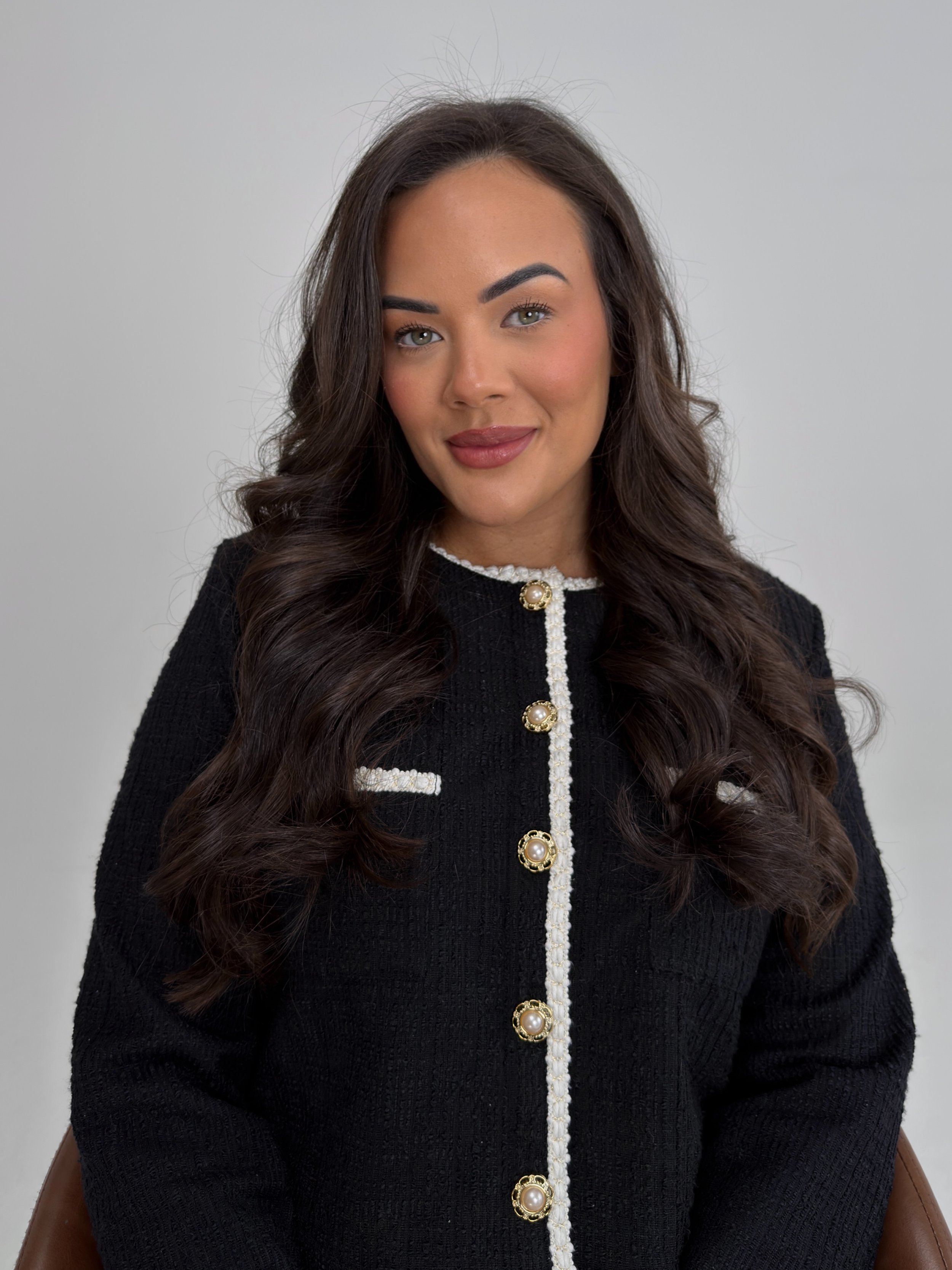 Elisha Simon, bridal makeup artist in Northamptonshire specialising in soft glam bridal makeup.