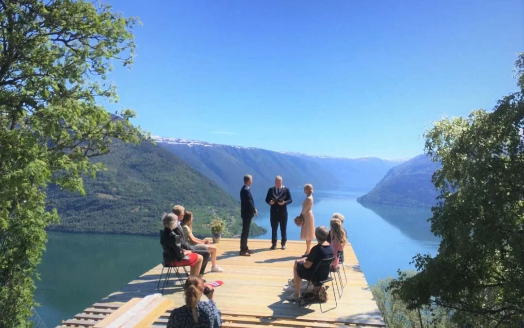 Paret sa «Ja» på kanten!