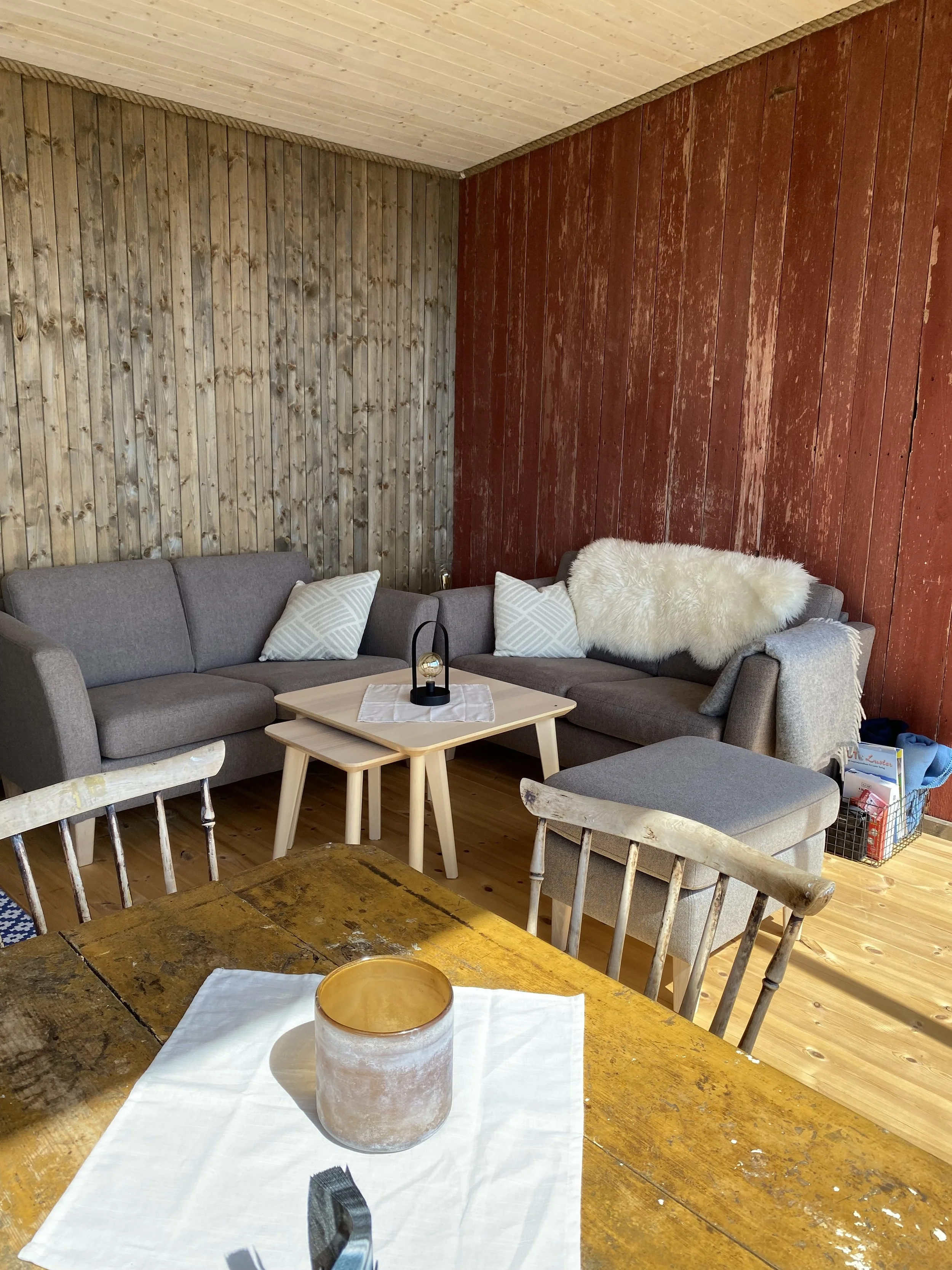 Hytte1-stue-sofa.jpeg