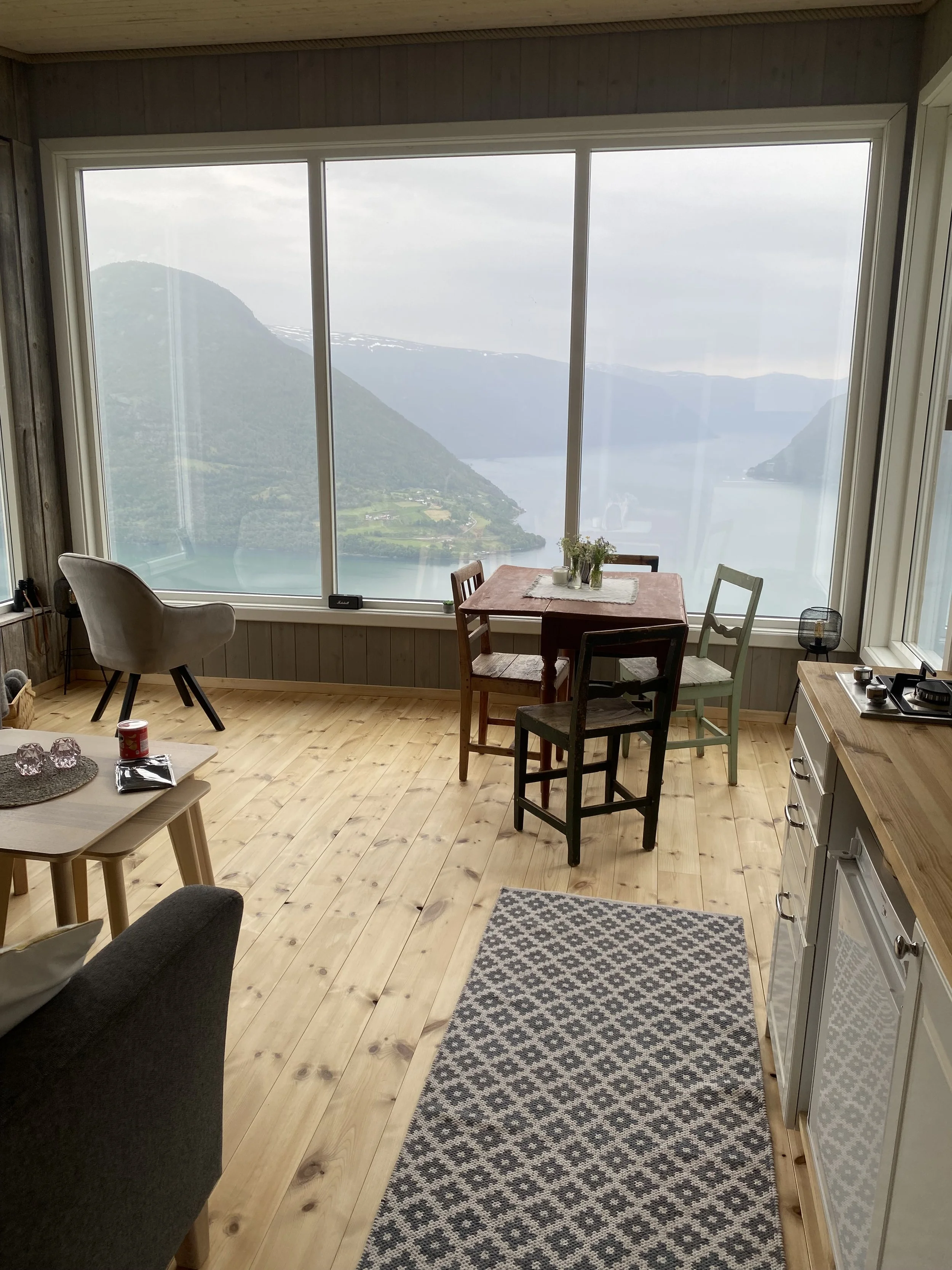 Hytte2-stue-utsikt.jpeg