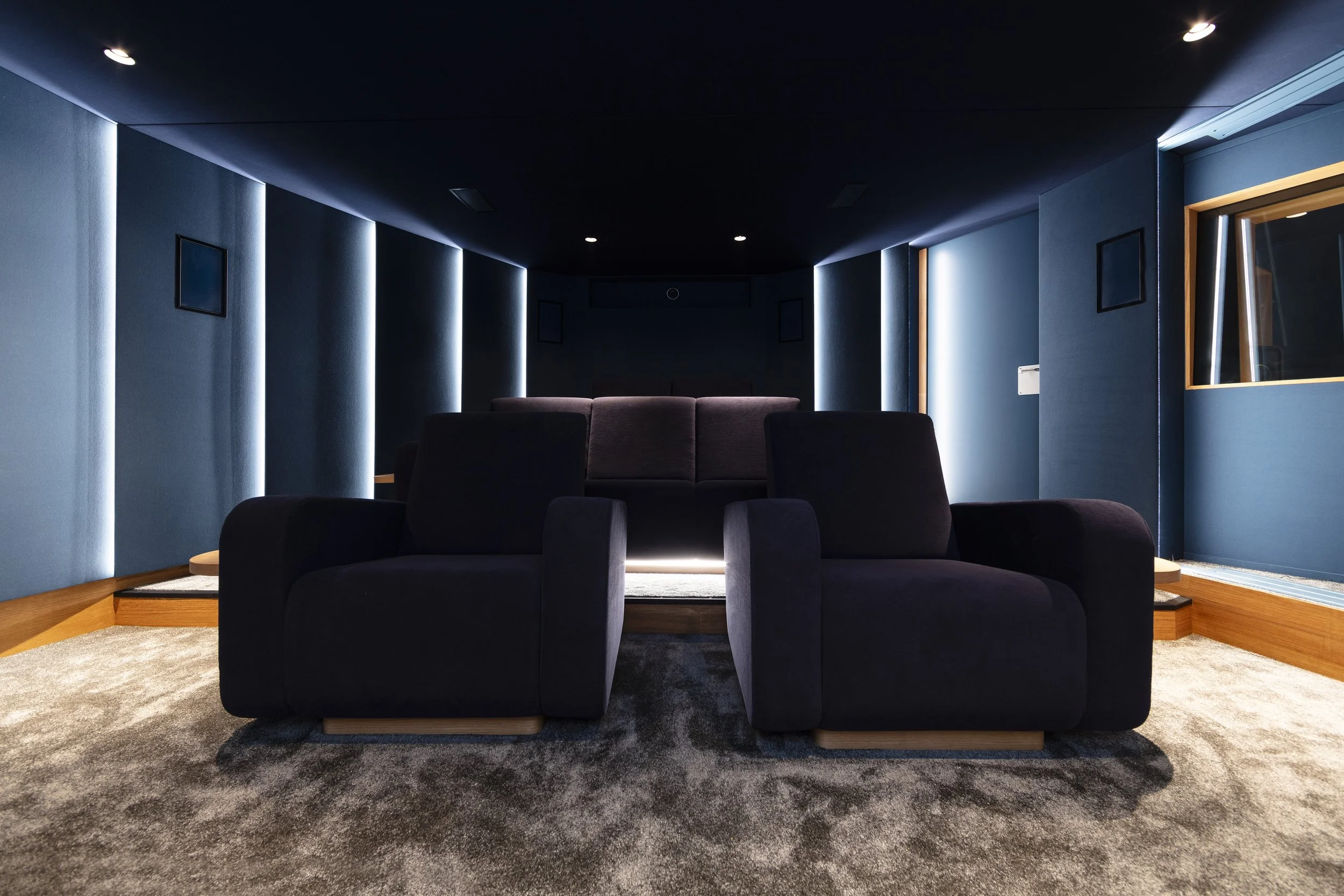 How to Choose the Best Home Theater Seating for Your Cinema Room?