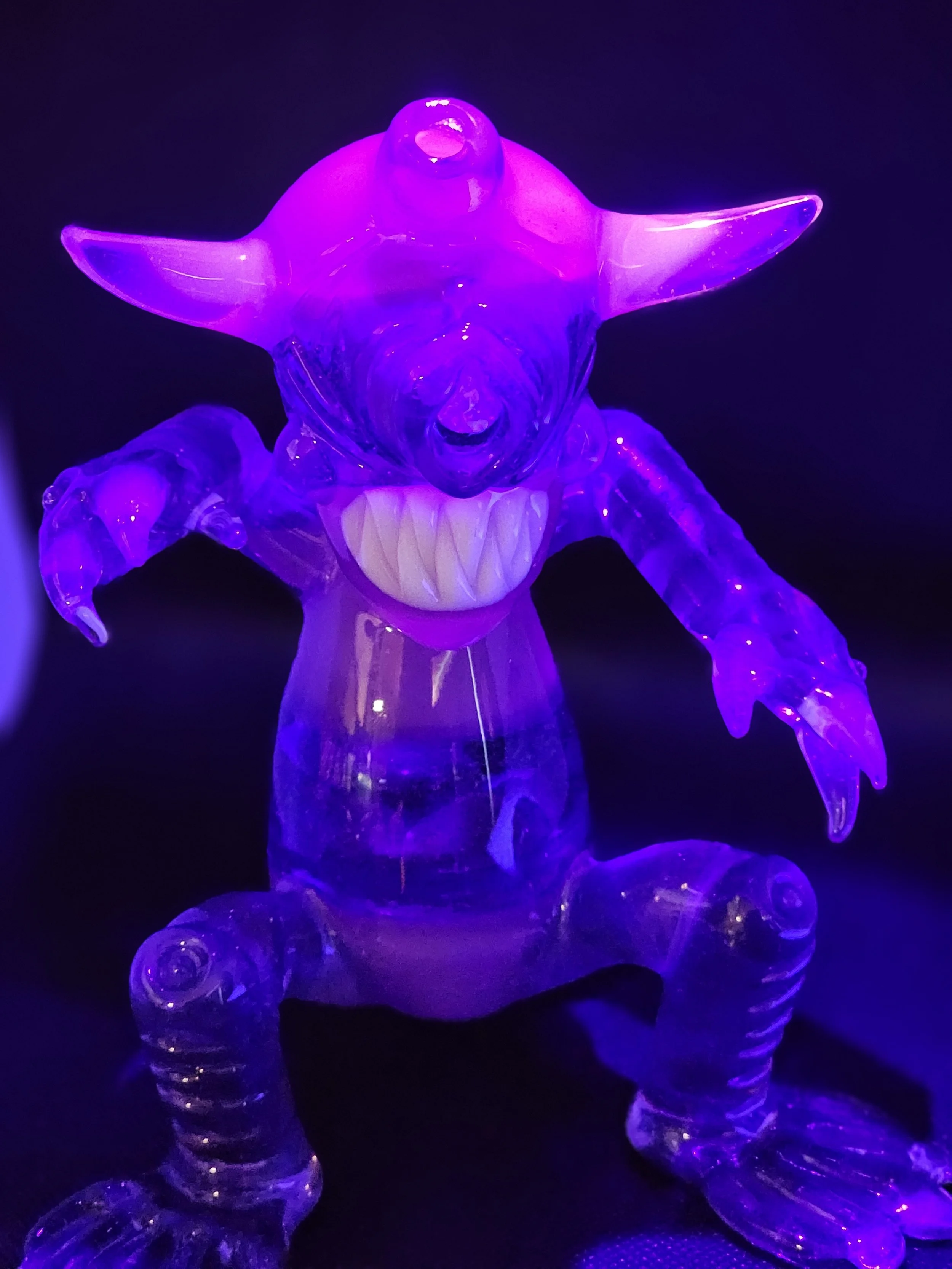Kahuna Glass Pic 2 - UV