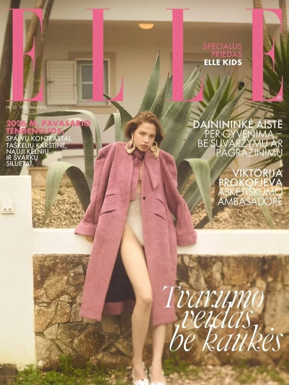 ELLE Magazin Cover Fashion Editorial clean Makeup, natural 70's Hairstyle
Hair and Makeup Julia Kraemer
Photographer Peter Gherke