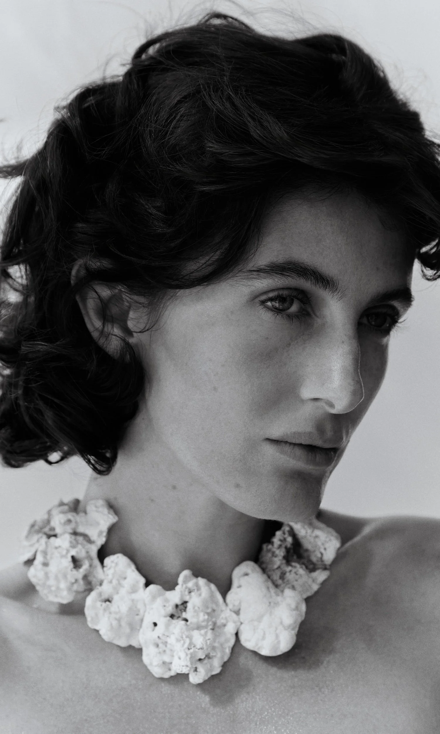 Beauty Editorial natural Makeup beauty Portrait
Hair & Makeup Julia Kraemer 
Photographer Laura Palm