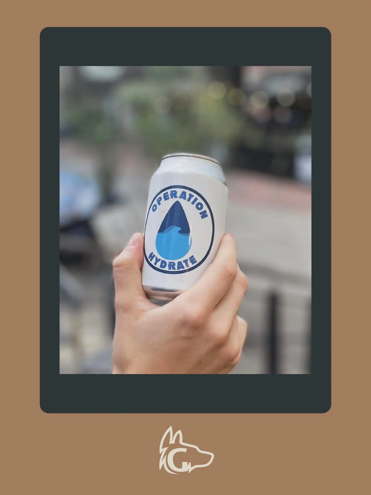 The main focus of the project was to give out free cans of water to people in need on a night out. The fantastic girls Liz has at @dynamitepinkagency trained to notice when people were in need, and these cans were available to hand out. I loved this 