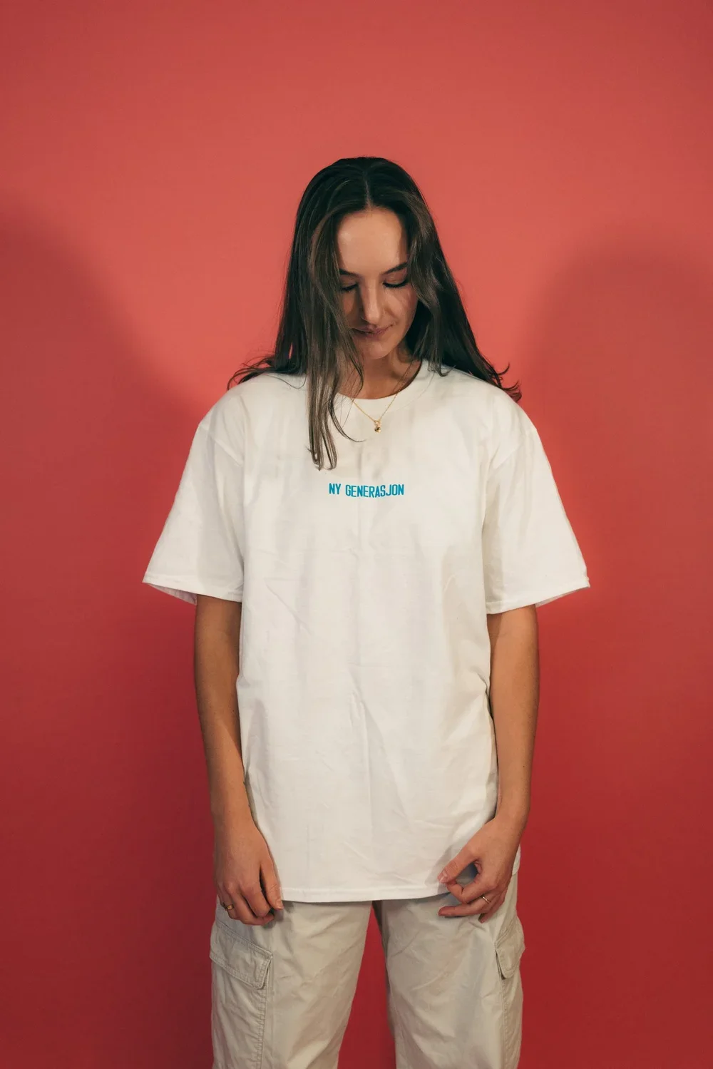 "Ny Generasjon" Hvit Unisex T-skjorte