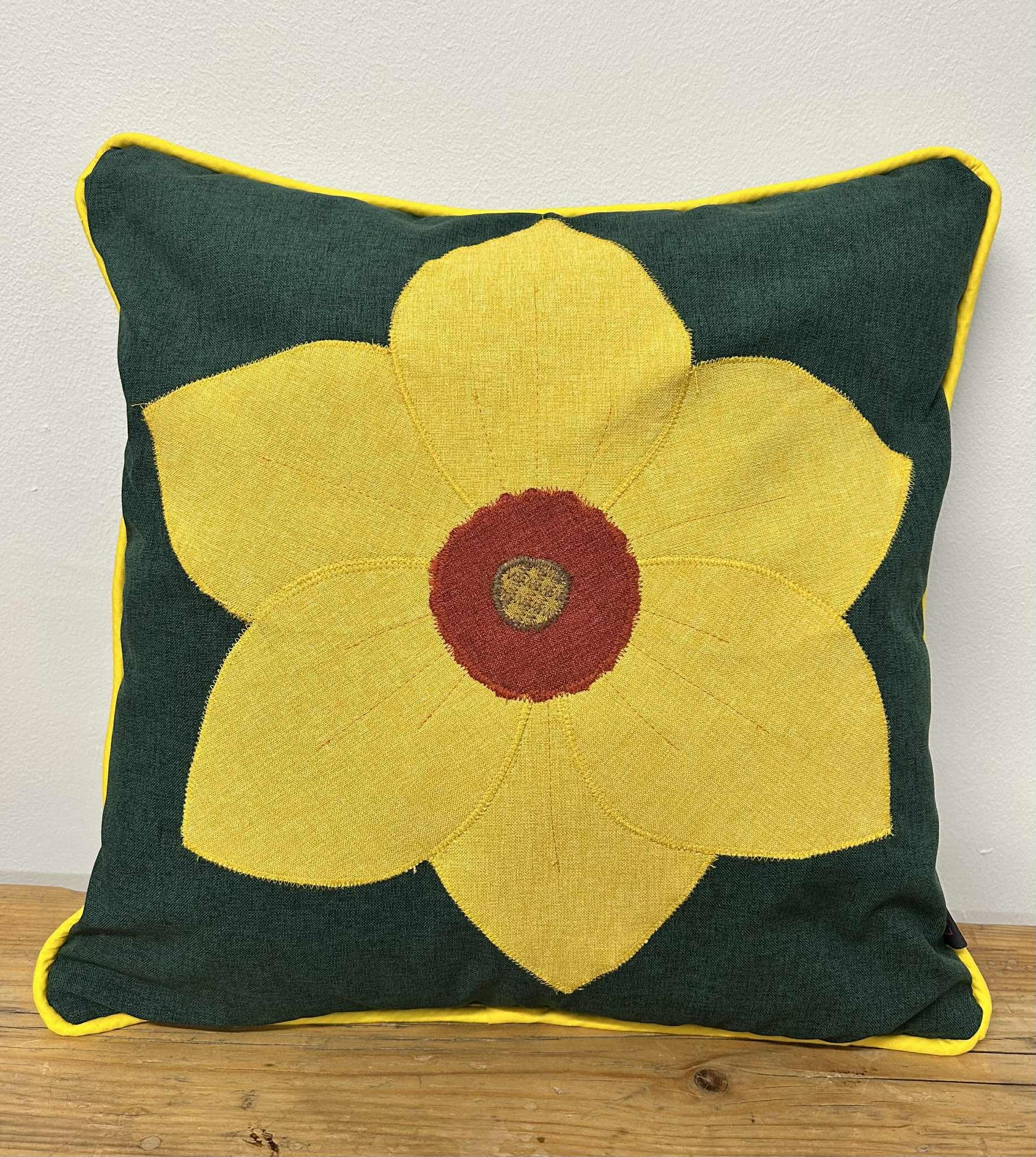 Daffodil Green