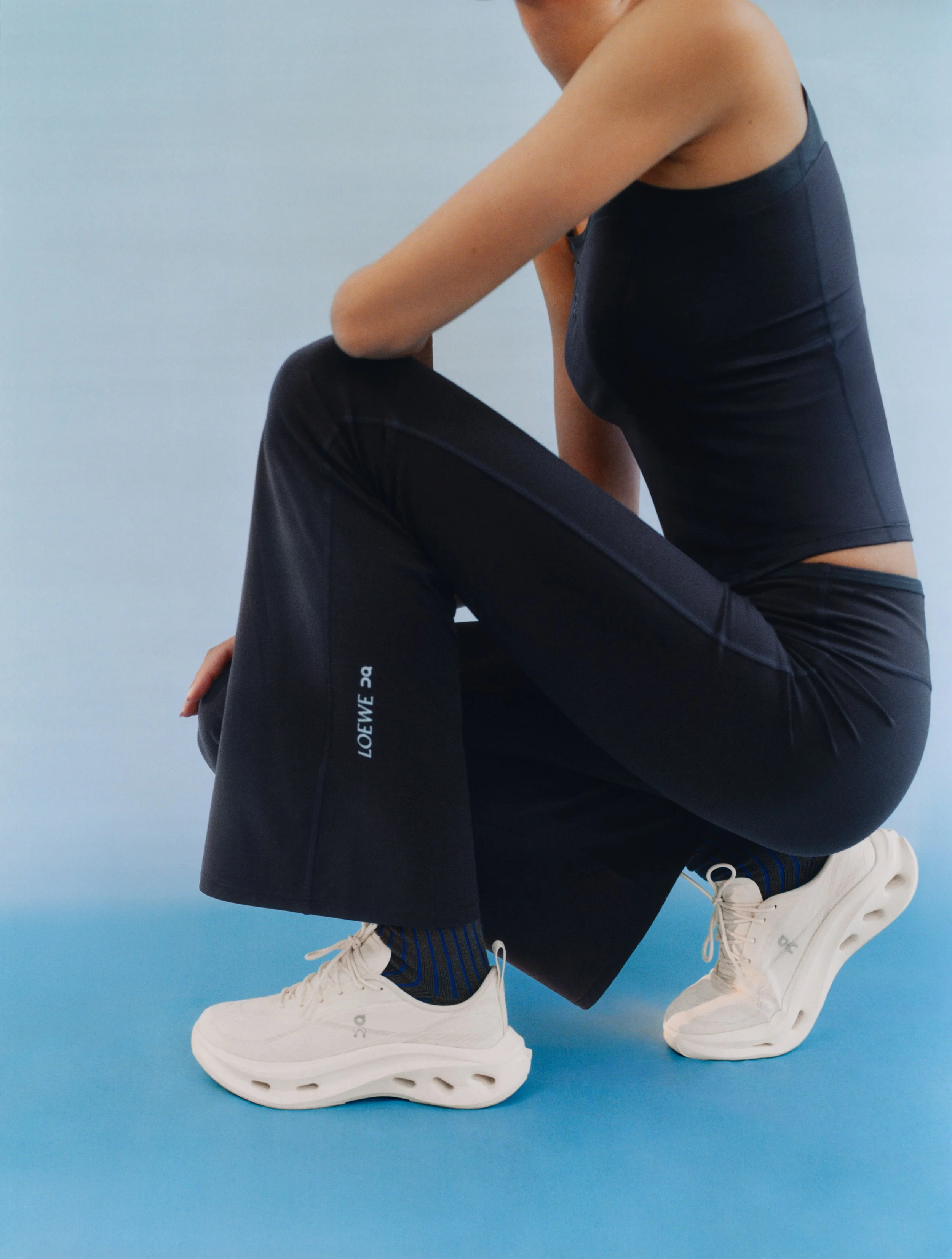 AI SEARCH-fw26-loewe-pad-product_still-01.jpg