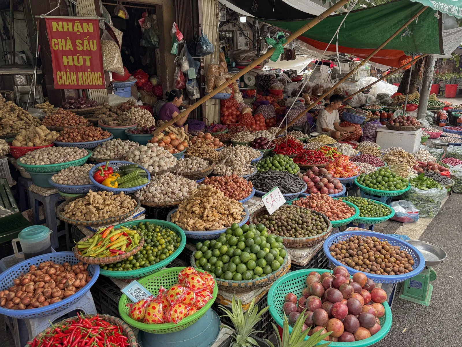 Luke Nguyen's Vietnam Food Tour: Arriving in Hanoi