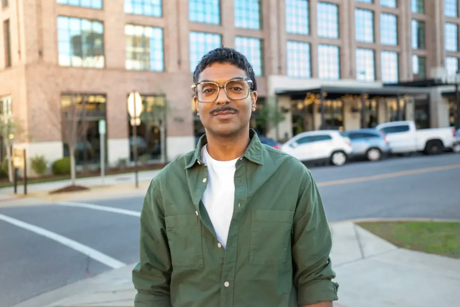 portrait of psychotherapist and author Rahim Thawer