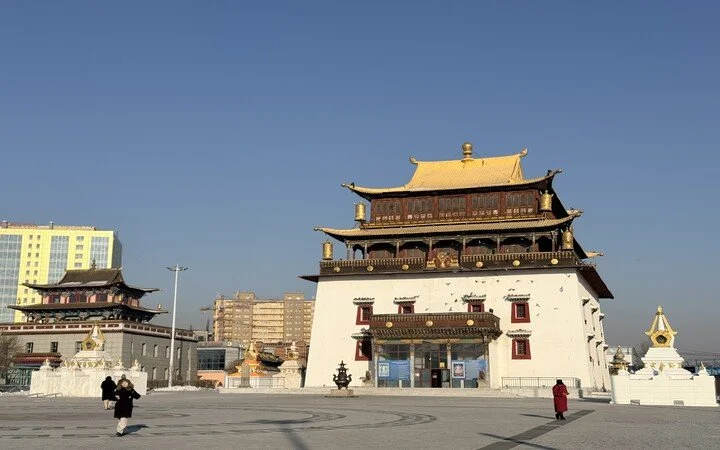 Gandantegchinlen Monastery.jpg