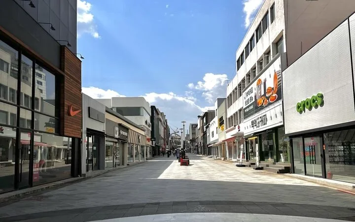 Chilseong-ro Shopping Street.jpg