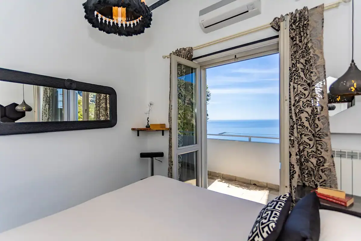 Gisella Room - 1 person double bedroom with shared bathroom and balcony (2nd person available upon request)