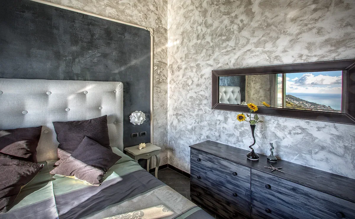 Queen Bedroom 1.webp