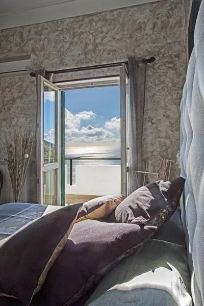 Artemisia Room - 1 person double bedroom with shared bathroom and balcony (2nd person available upon request)